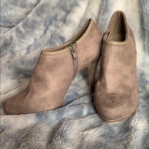 Grayish tan heeled booties size 8